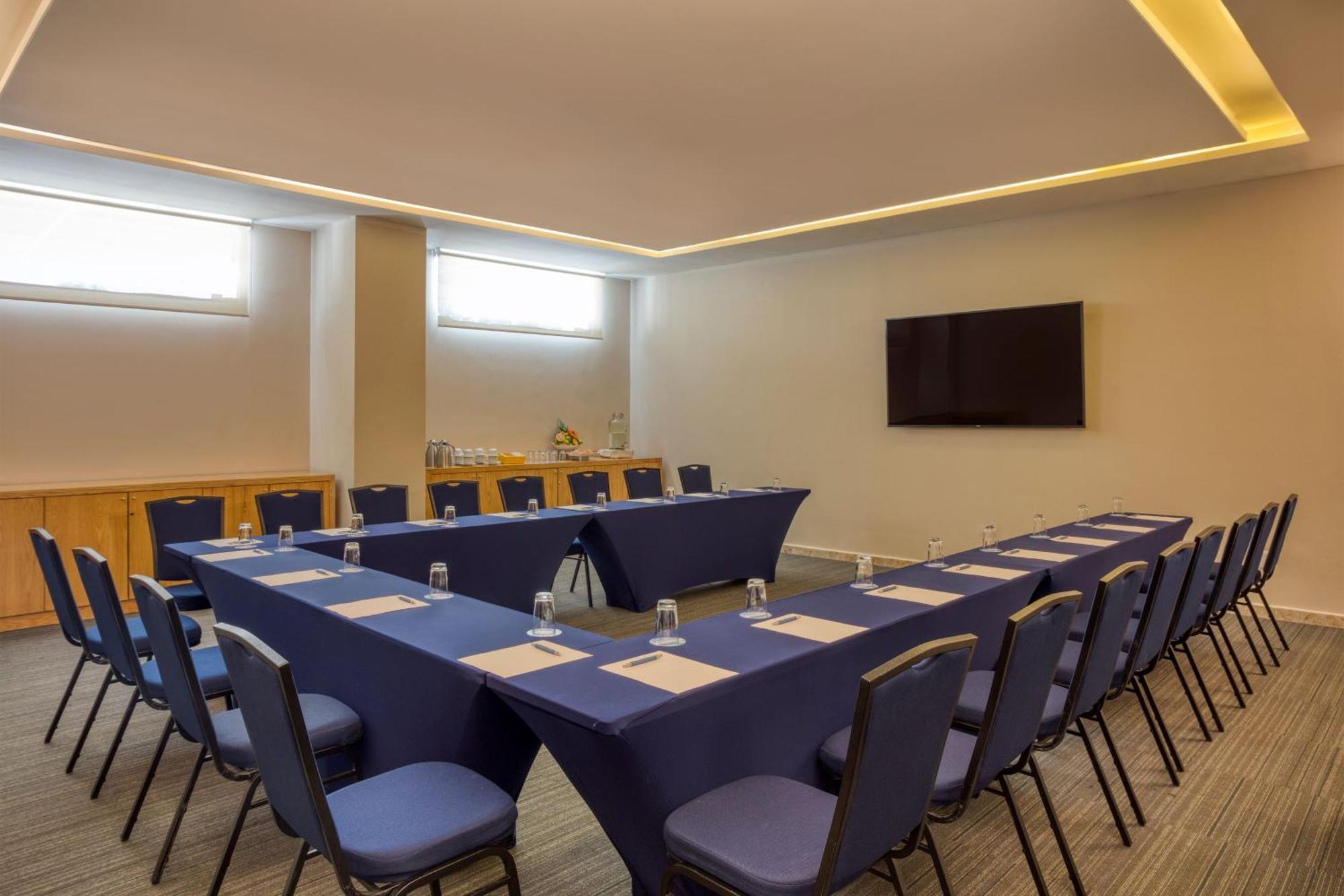 Four Points By Sheraton Cancun Centro Экстерьер фото