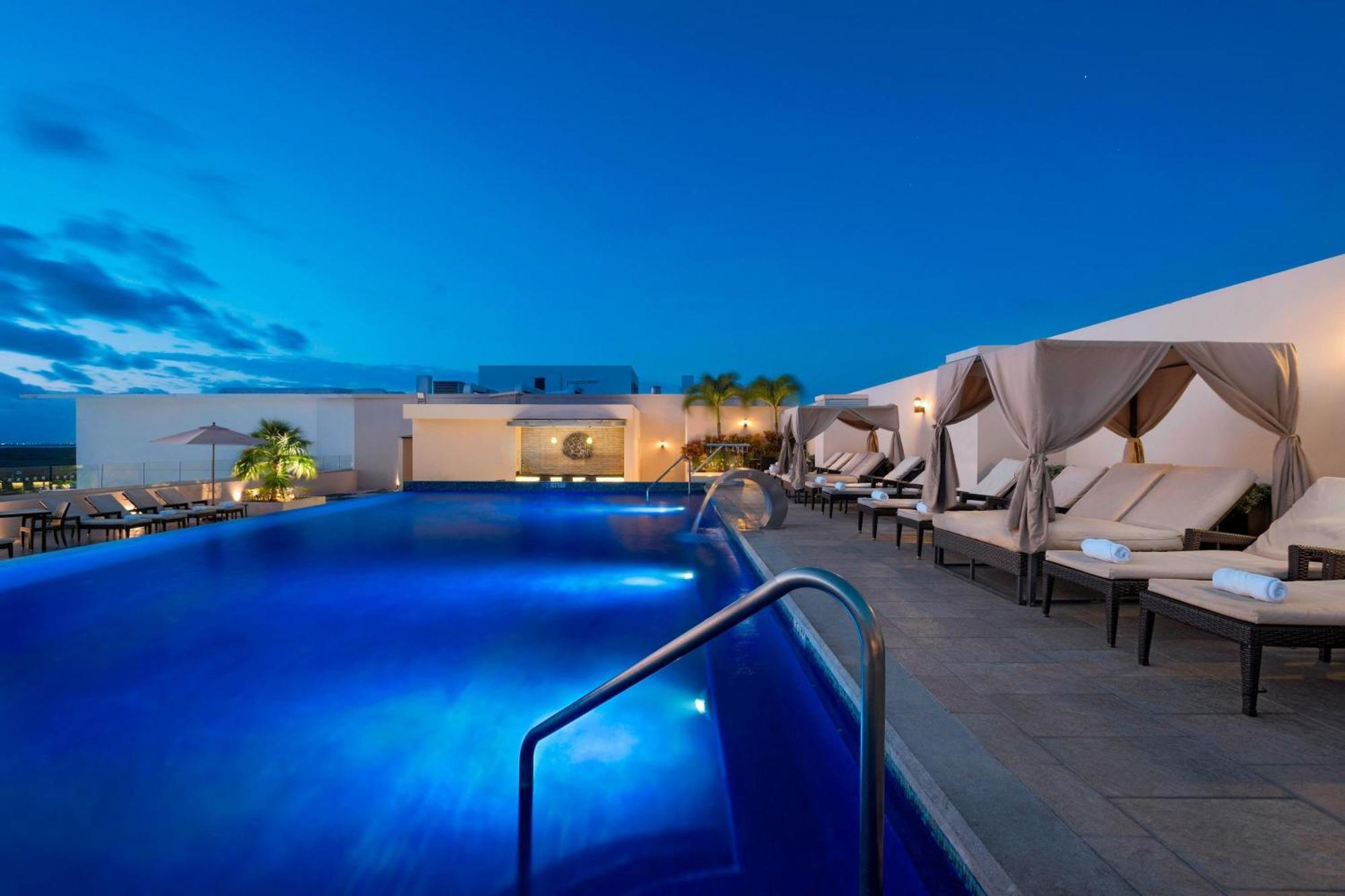 Four Points By Sheraton Cancun Centro Экстерьер фото