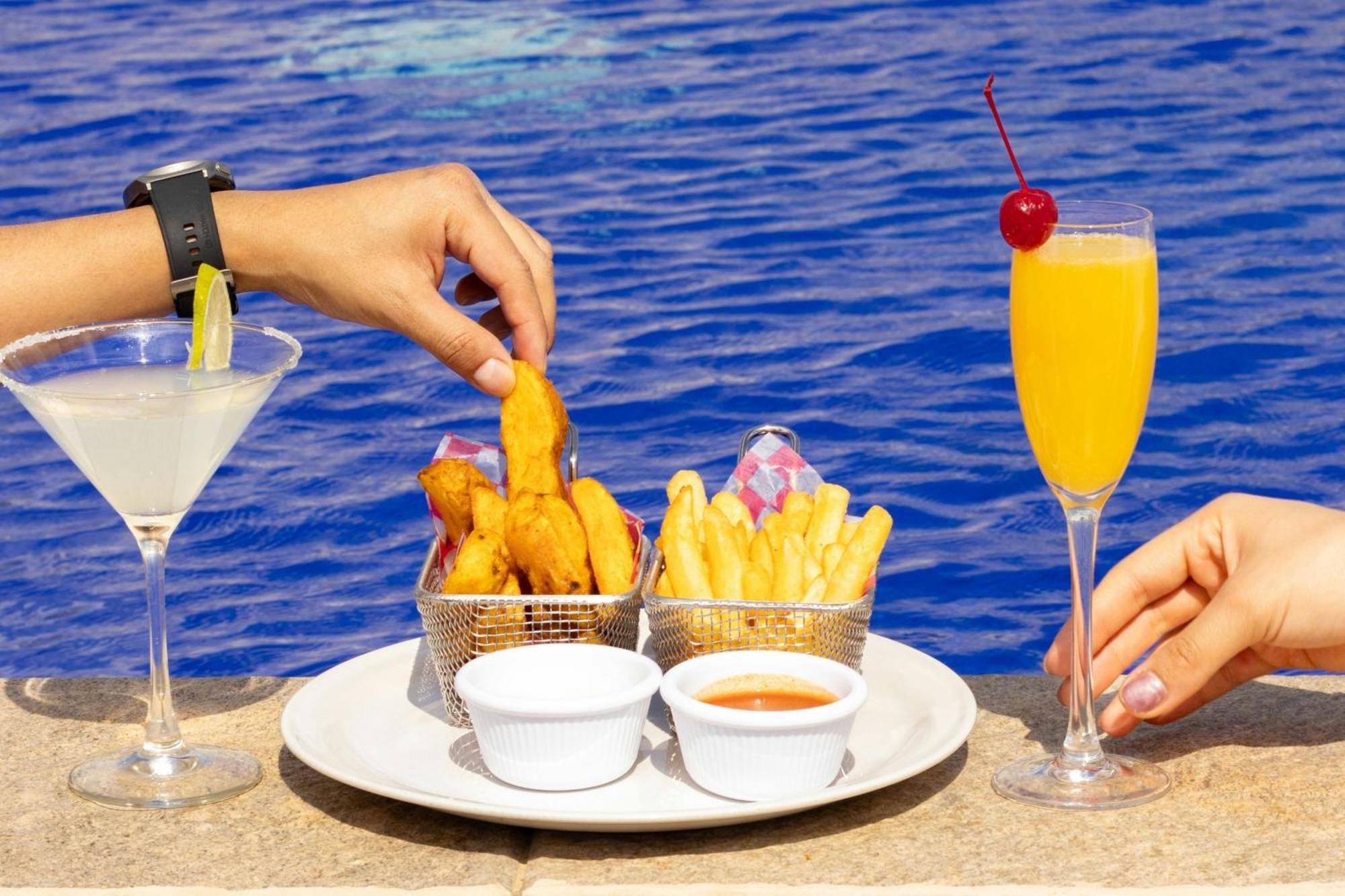 Four Points By Sheraton Cancun Centro Экстерьер фото